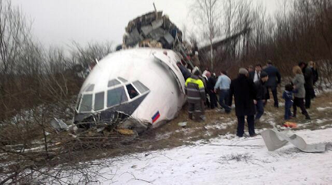 Se estrella avión ruso con 91 personas a bordo